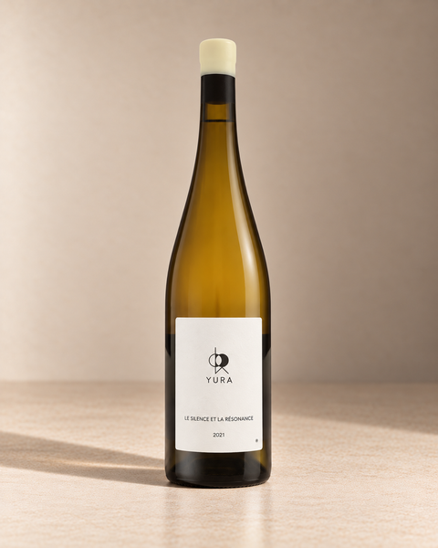 'Le Silence et la Résonance' Riesling 2024 single wine bottle on a warm beige studio background
